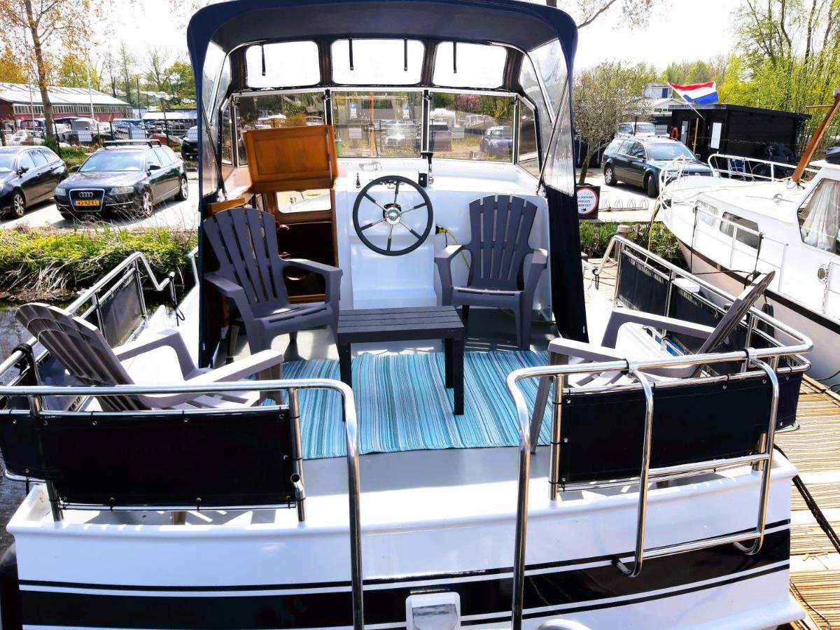 Motor Yacht Amazone Hotel Amsterdam Exterior photo